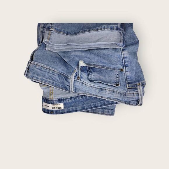 Levis Signature Womens Jean Sz 42" High Waist Cropped Retro Faded Midrise Preppy - Picture 1 of 8